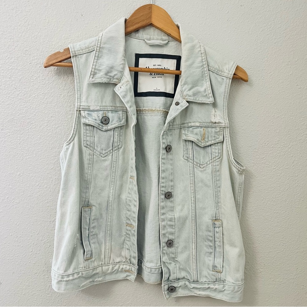 Abercrombie & Fitch faded denim L